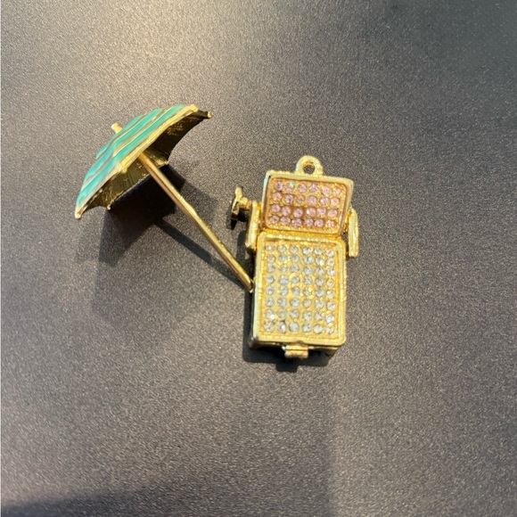 Gold and Green Trinket Lounge Chair - Picture 3 of 8